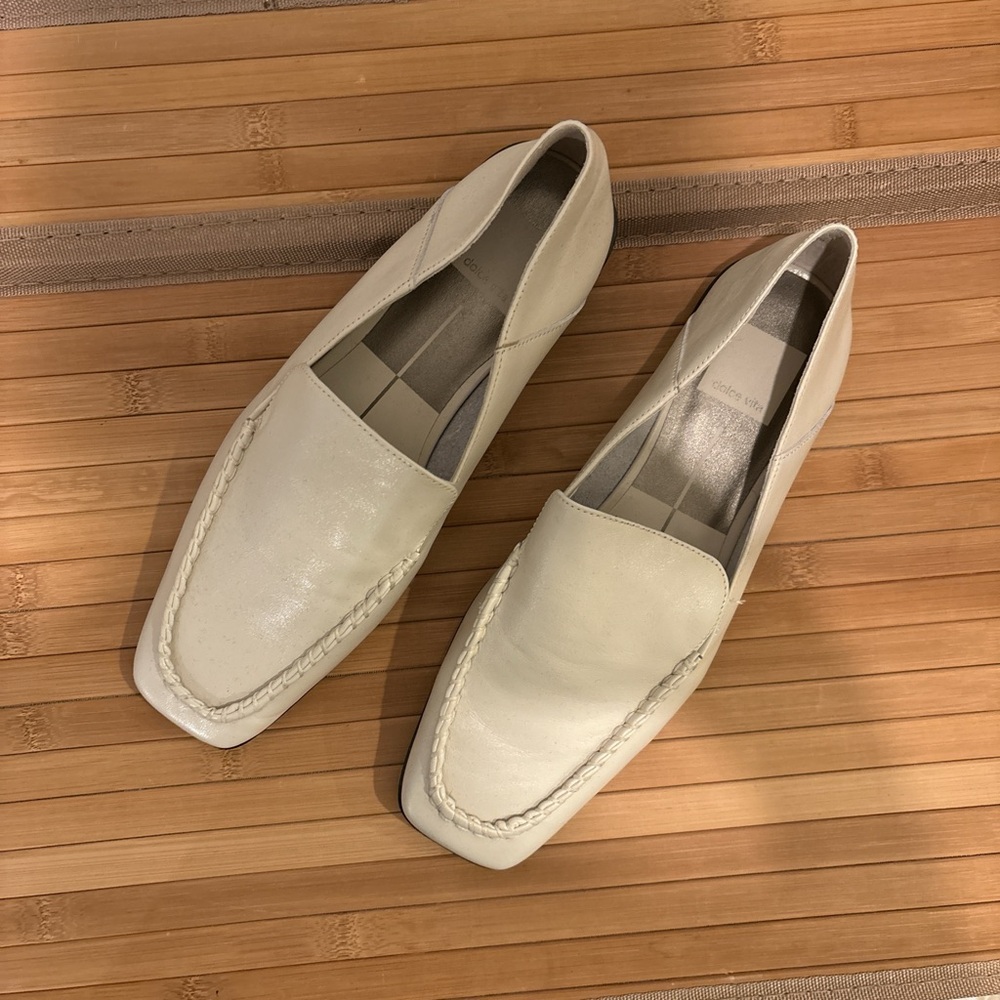 Dolce Vita Ivory Beny Flats.